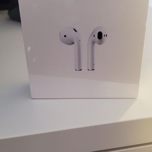Apple Airpods with Wireless Charging Case White